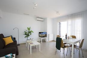SingularStays Mar44