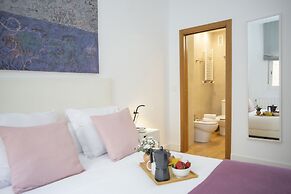 SingularStays Mar44