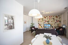 SingularStays Mar44