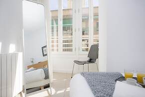 SingularStays Mar44