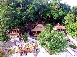White Beach Bungalows