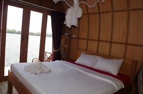 Bamboo Bungalow