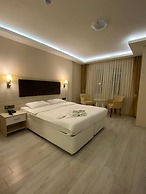 Gold Mina Hotel