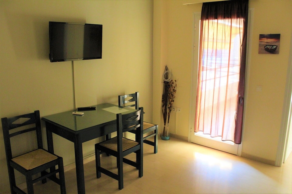 Adonis Hotel