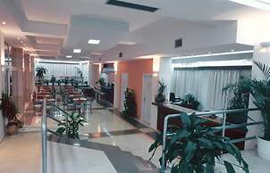 Adonis Hotel