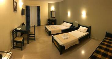 Adonis Hotel