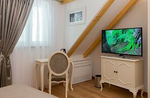 Priska Heritage Rooms