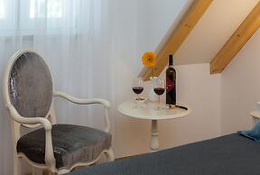 Priska Heritage Rooms