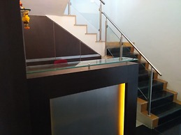 Hotel Everest Inn
