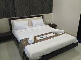Hotel Everest Inn