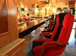 13 Coins Ngamwongwan Hotel