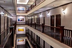 The President Hotel at Chokchai 4