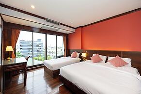 The President Hotel at Chokchai 4