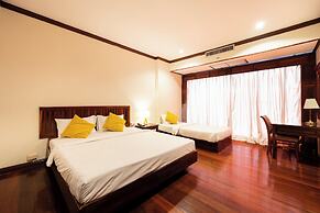 The President Hotel at Chokchai 4