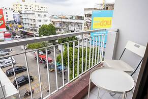 The President Hotel at Chokchai 4