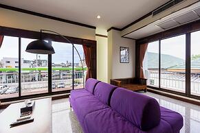 The President Hotel at Chokchai 4