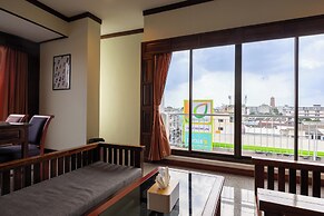 The President Hotel at Chokchai 4
