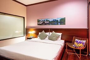 The President Hotel at Chokchai 4