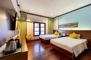 The President Hotel at Chokchai 4