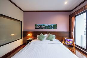 The President Hotel at Chokchai 4