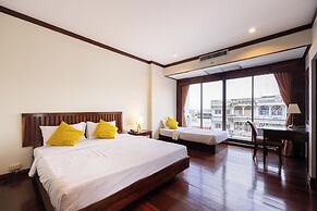 The President Hotel at Chokchai 4
