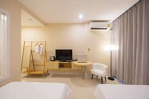 The President Hotel at Chokchai 4