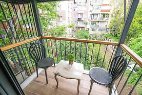 Loren Hotel Suites