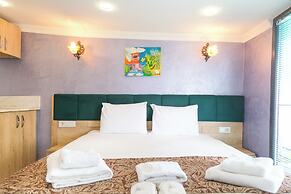 Loren Hotel Suites