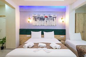 Loren Hotel Suites