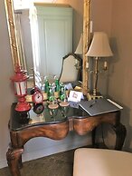 Inn By The Bay