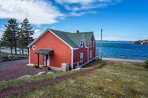 Inn By The Bay