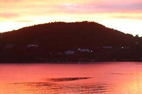 Inn By The Bay