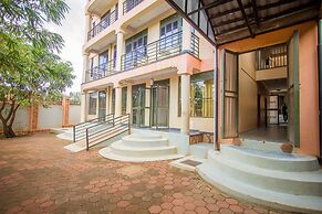 Brimax Hotel