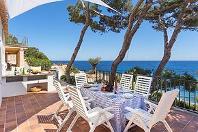 Mallorca front line property sea access