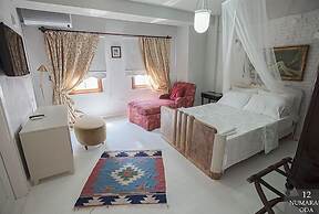 Iola Hotel