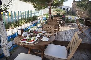 Iola Hotel