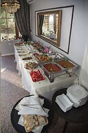 Iola Hotel