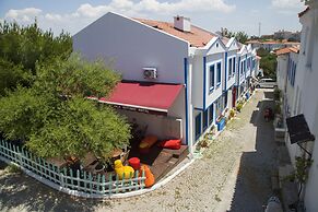 Iola Hotel