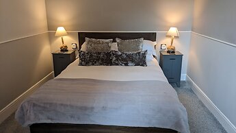 Oaklands Guest House