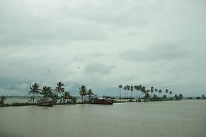 Sreekrishna Houseboats