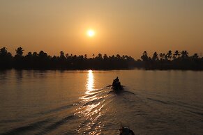Sreekrishna Houseboats