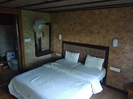 Sreekrishna Houseboats