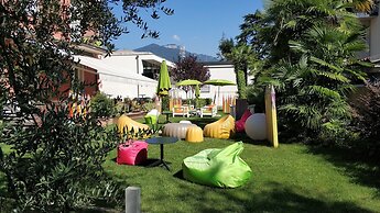 Holiday IV Gardan