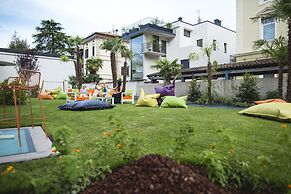 Holiday IV Gardan