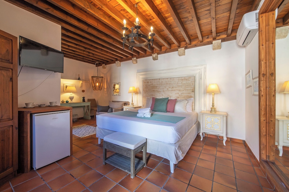 Saint Artemios Hotel and Oriental Suites