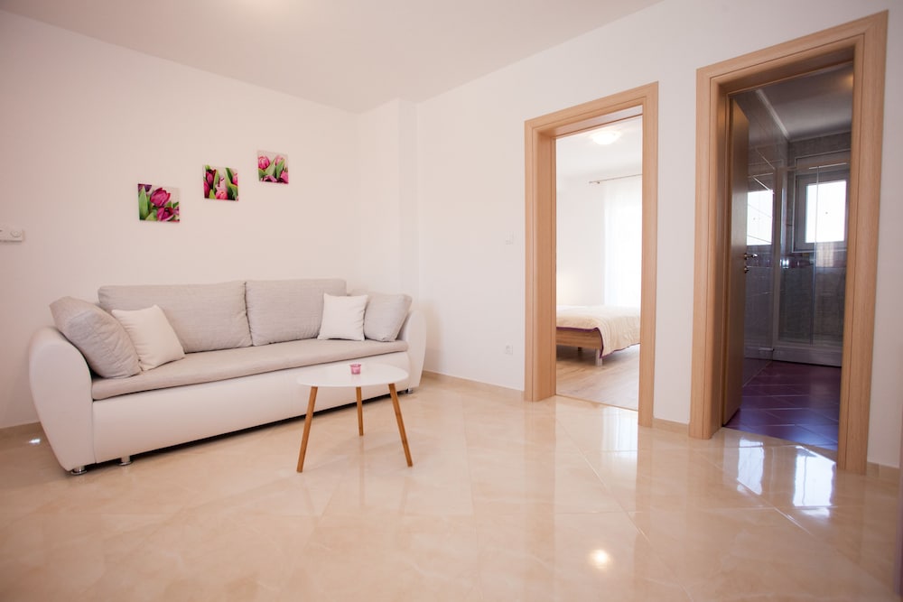 Villa MIA