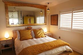 Dolphin Inn Guest House