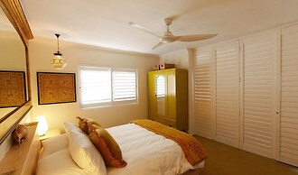 Dolphin Inn Guest House