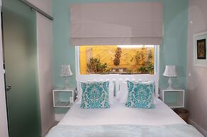 Dolphin Inn Guest House