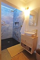 Dolphin Inn Guest House